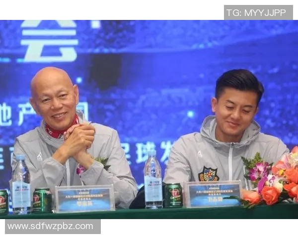 足球明星如何通过善举传递爱心与希望点亮社会的未来