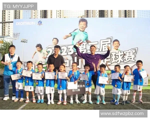 迪卡侬足球明星助力青少年成长与足球梦想的实现